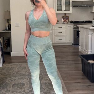 Gymshark camouflage workout set : small